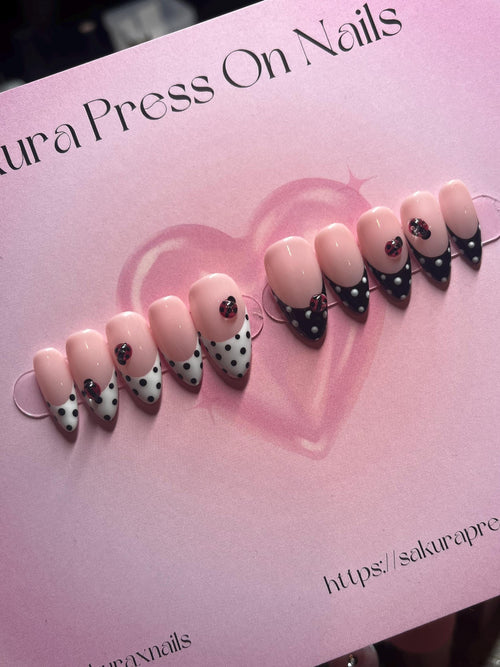 3D Ladybug black & white